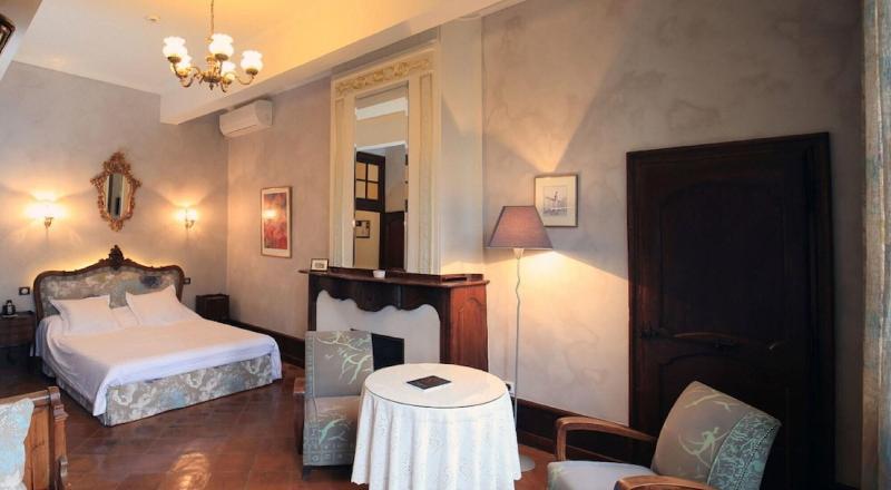 โฮเต็ล ลา เมซอง เดส คอนซัลส์ Bed & Breakfast เมียร์พัวซ์ ภายนอก รูปภาพ