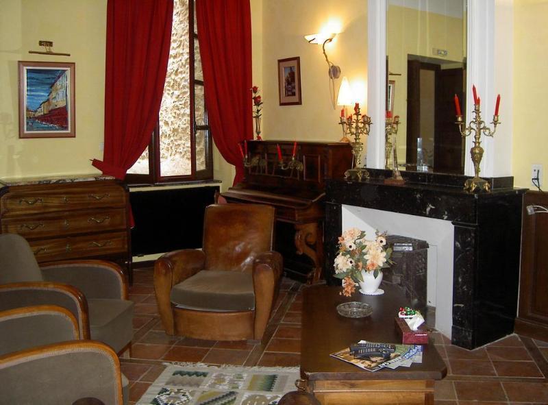 โฮเต็ล ลา เมซอง เดส คอนซัลส์ Bed & Breakfast เมียร์พัวซ์ ภายนอก รูปภาพ