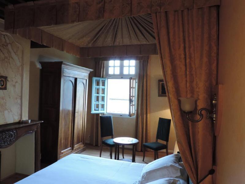 โฮเต็ล ลา เมซอง เดส คอนซัลส์ Bed & Breakfast เมียร์พัวซ์ ภายนอก รูปภาพ