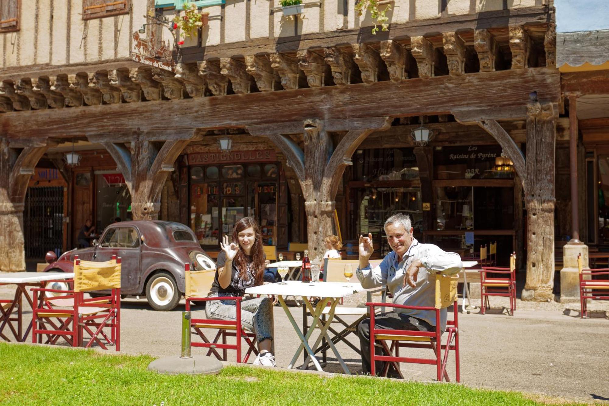 โฮเต็ล ลา เมซอง เดส คอนซัลส์ Bed & Breakfast เมียร์พัวซ์ ภายนอก รูปภาพ